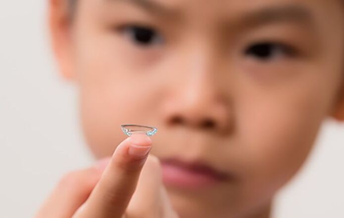 child-contact-lens
